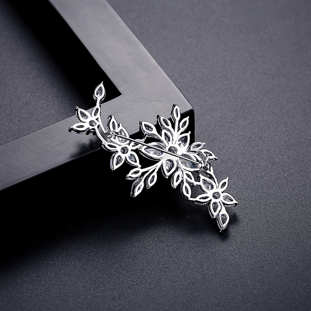 Pins Brooches LUOTEEMI Flower Cubic Zirconia Brooches for Women Girl Bridal Wedding Engagement Dressing Personalized Stunning Funny Pins 230411