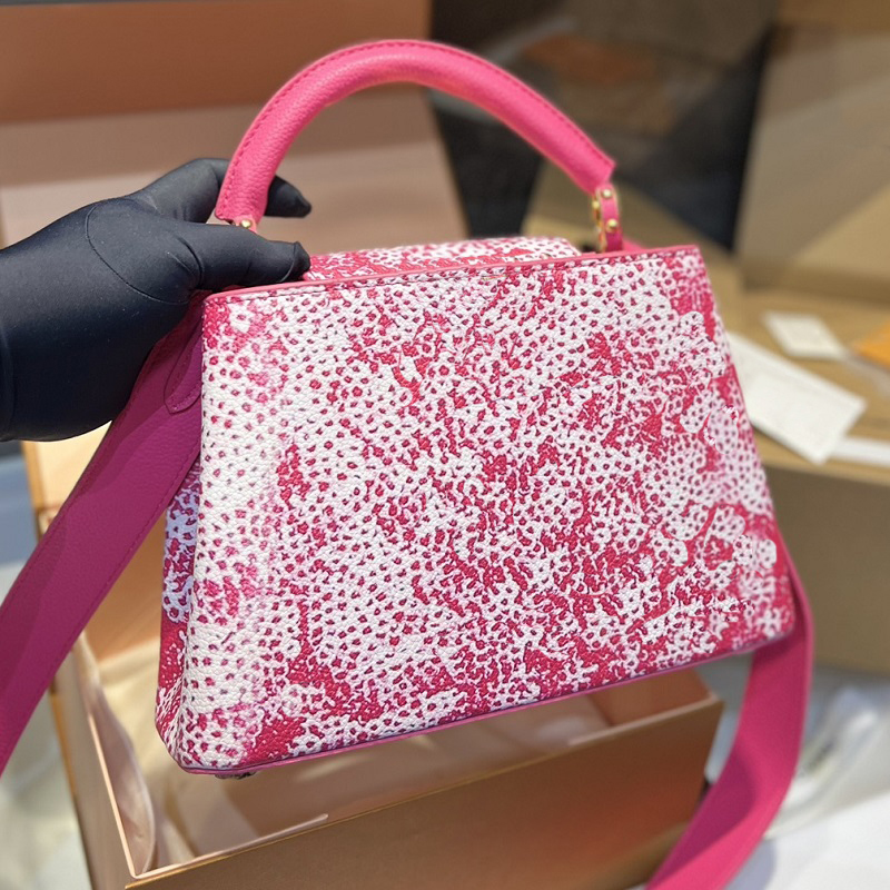 Fashion Tote Bag Women's Crossbody Jungle Flower Pattern Design Metal Logo Handbag, Beige
Fashion Tote Bag Women's Crossbody Jungle Flower Pattern Design Metal Logo Handbag, Beige
