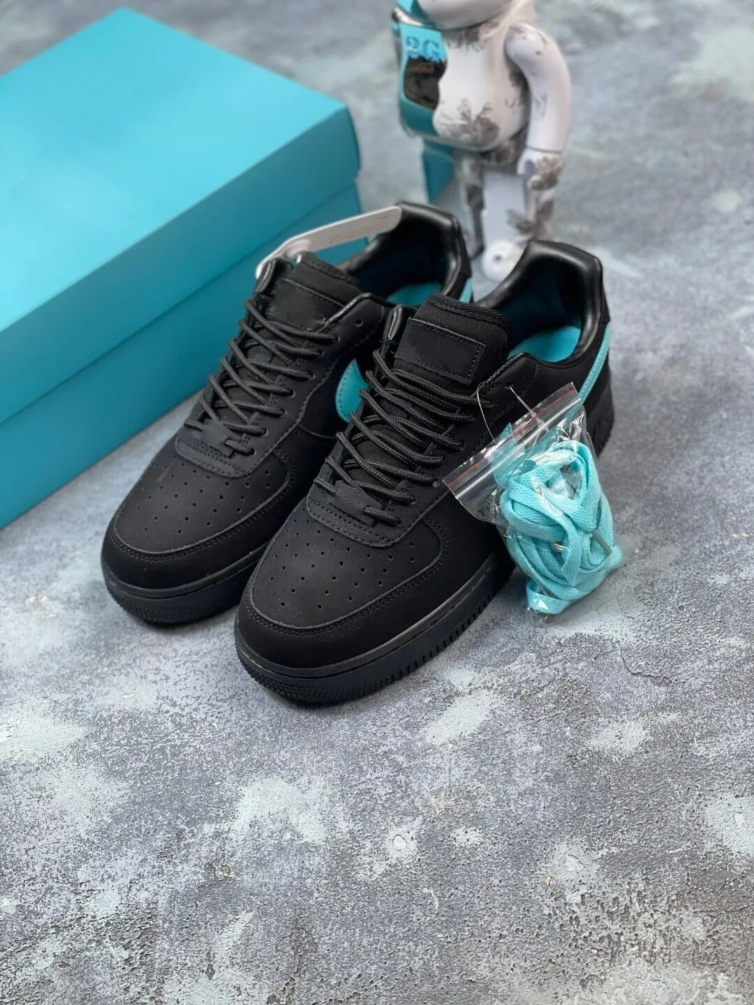 Latest Athletics Running Shoes 1 Low SP Girls Boys Black Blue Brand Name Outdoor Shoe Designer
Latest Athletics Running Shoes 1 Low SP Girls Boys Black Blue Brand Name Outdoor Shoe Designer