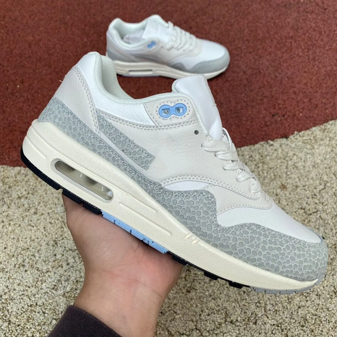Trainers 1 Safari Running Shoes Outfits Men Women Trainers 1-87 Summit White Makeover Phantom Sail Photon Dust Brand Name Sports Sneakers
Trainers 1 Safari Running Shoes Outfits Men Women Trainers 1-87 Summit White Makeover Phantom Sail Photon Dust Brand Name Sports Sneakers