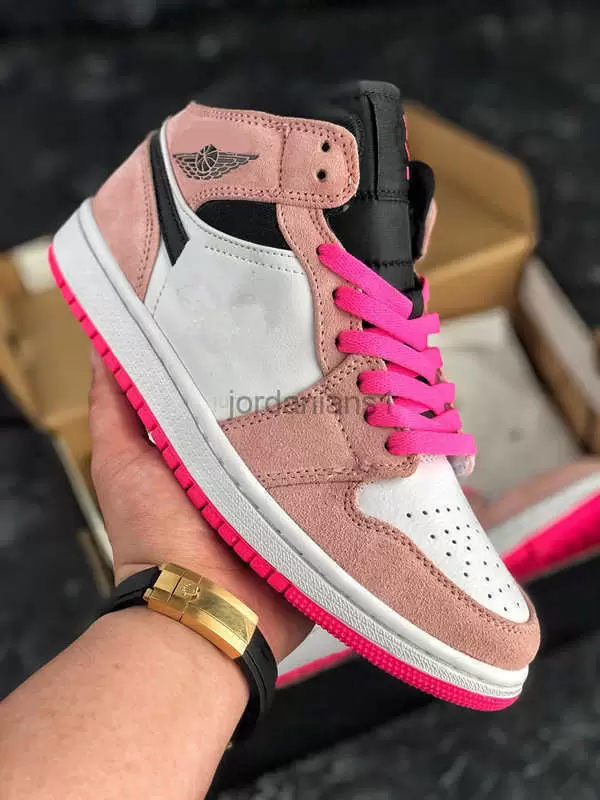 2023 Basketball Shoes Jumpman 1s Mid Crimson tint Trainers Black White Light/Bright Pink Women Outdoor Trainers Sports With Box
2023 Basketball Shoes Jumpman 1s Mid Crimson tint Trainers Black White Light/Bright Pink Women Outdoor Trainers Sports With Box