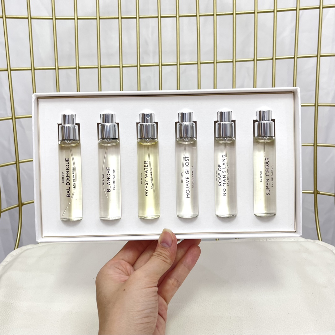 12ml Byredo Perfume 6pcs Test tube perfume sample Fragrance spray Bal d'Afrique Gypsy Water Mojave Ghost Blanche 6 kinds Perfume HIgh quality Parfum premierlash
12ml Byredo Perfume 6pcs Test tube perfume sample Fragrance spray Bal d'Afrique Gypsy Water Mojave Ghost Blanche 6 kinds Perfume HIgh quality Parfum premierlash