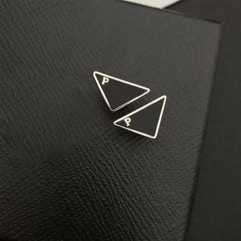 Top Quality Triangle Letter Stud Earring with Stamp Fashion Jewelry Accessories for Gift Party 4 Colors
Top Quality Triangle Letter Stud Earring with Stamp Fashion Jewelry Accessories for Gift Party 4 Colors