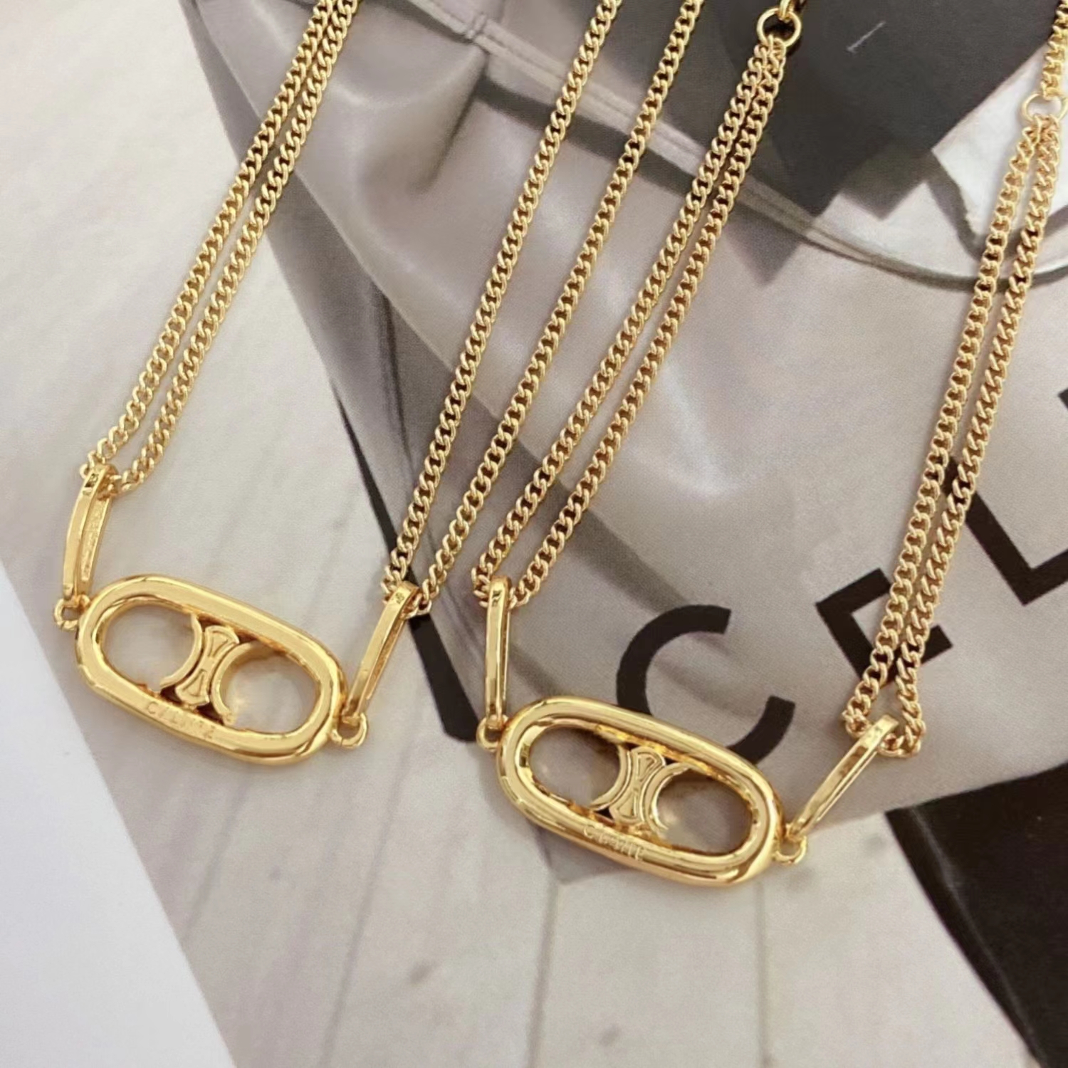 Designer Necklace Classic Luxury Pendant Necklace Women's Arc de Triomphe Lisa Same Necklace Luxury Design Jewelry Fade Resistant Hypoallergenic
Designer Necklace Classic Luxury Pendant Necklace Women's Arc de Triomphe Lisa Same Necklace Luxury Design Jewelry Fade Resistant Hypoallergenic
