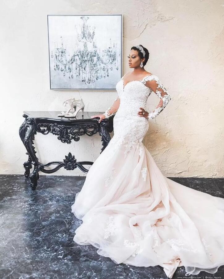 African Plus Size Mermaid Wedding Dresses V Neck Long Sleeve lace applique buttons robes de mariee Sheer Back Bride Dresses