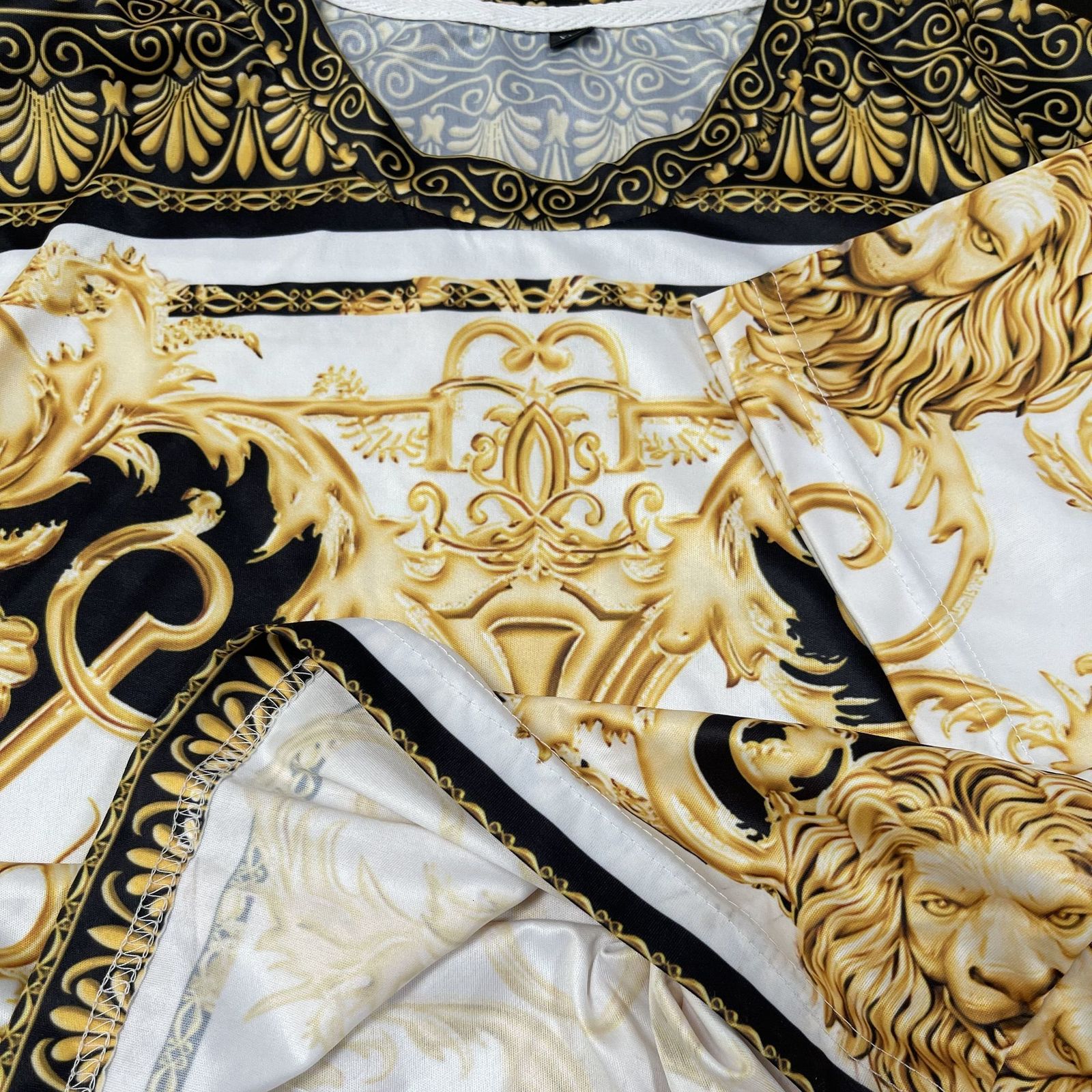 Mens Tracksuits 3D Printed Tshirt Suit Summer Fashion Casual Shorts Black and White Animal Element Pattern Street Wear TwoPiece Set 230411