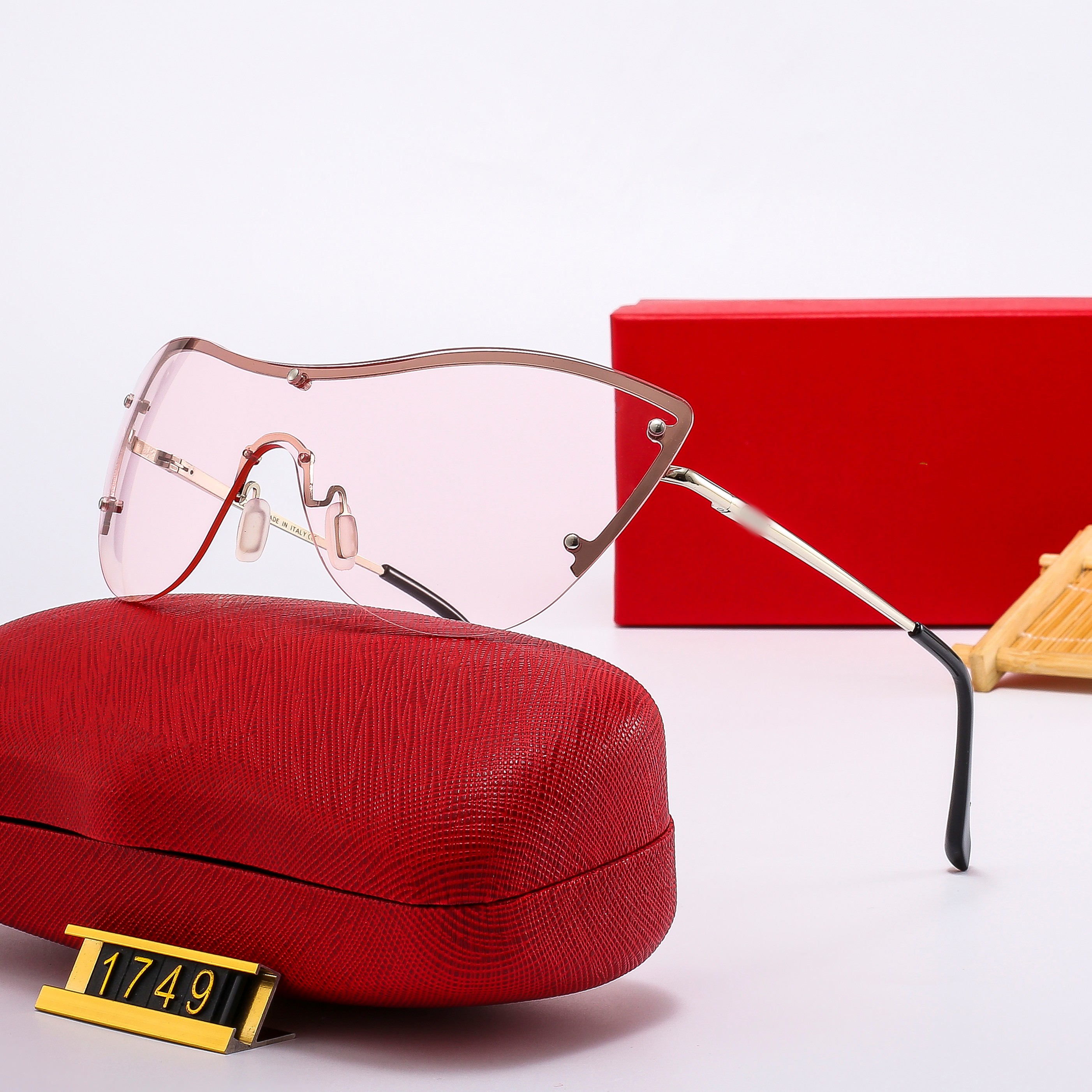 Luxury Designer Sunglasses Designer Sunglass High Quality eyeglass Women Men Glasses Womens Sun glass UV400 lens Unisex With box
Luxury Designer Sunglasses Designer Sunglass High Quality eyeglass Women Men Glasses Womens Sun glass UV400 lens Unisex With box