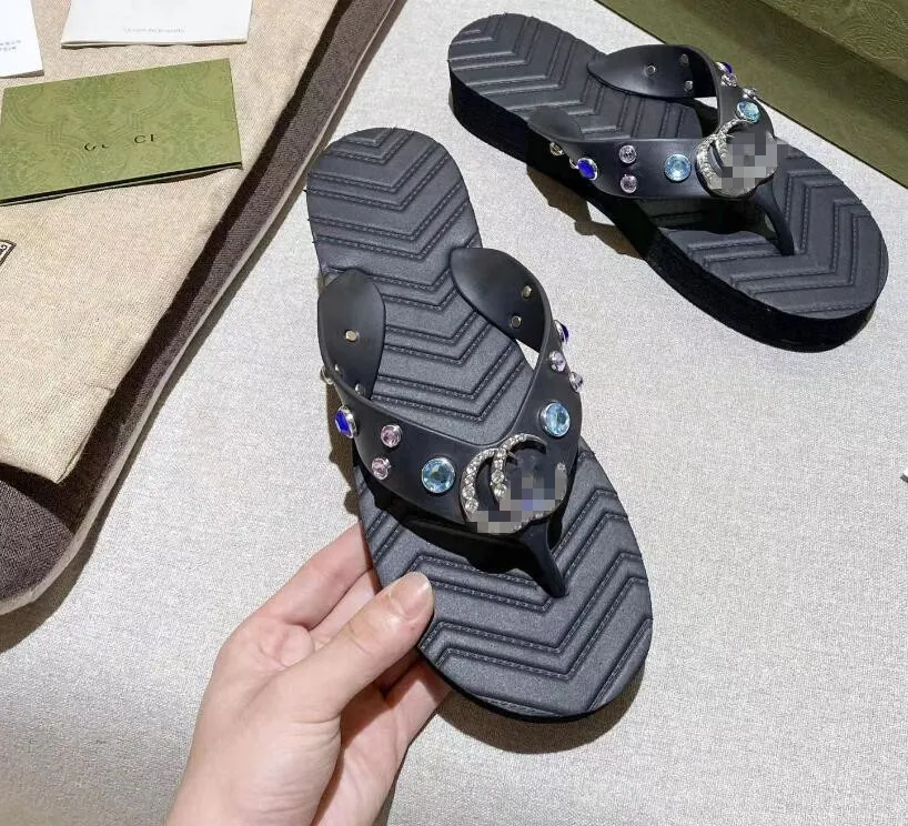 fashion classic Designers fashion Slippers ladies flip flops simple youth slippers moccasin shoes suitable for spring summer and autumn hotels beaches, Beige
fashion classic Designers fashion Slippers ladies flip flops simple youth slippers moccasin shoes suitable for spring summer and autumn hotels beaches, Beige