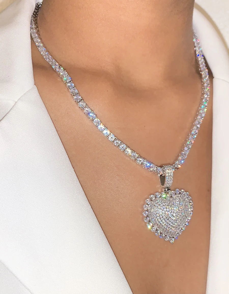 Chokers Top Quality Valentine's Day Gift Jewelry Micro Pave 5A CZ Passion Heart Pendant Lovely Women Girlfriend Necklace 230411