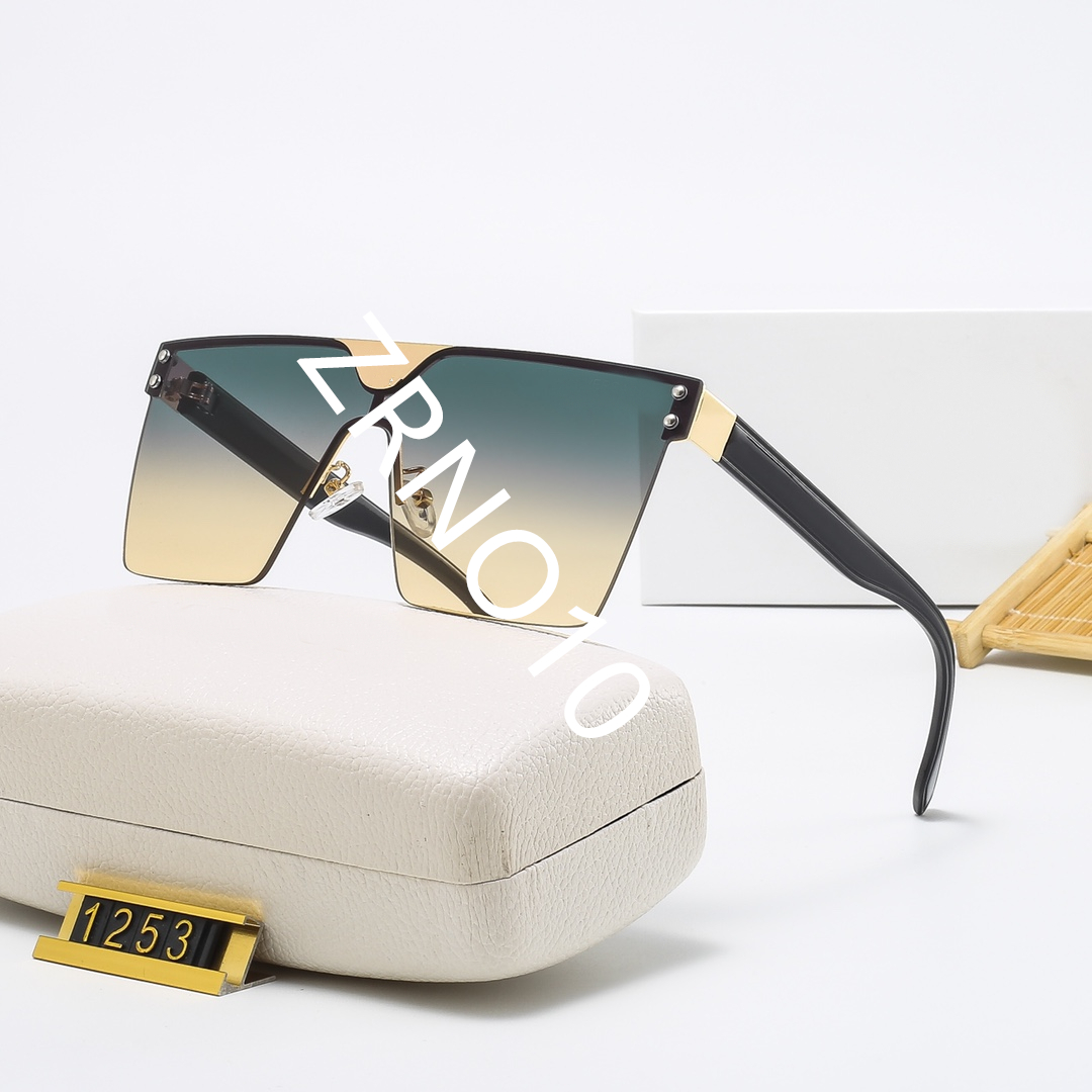 Luxury Sunglasses Pink Designer Sunglasses for Women Glasses Sunmmer Beach UV 400 Protection Fashion Polarizes Sun glasses Letter Casual Eyeglasses with Box
Luxury Sunglasses Pink Designer Sunglasses for Women Glasses Sunmmer Beach UV 400 Protection Fashion Polarizes Sun glasses Letter Casual Eyeglasses with Box