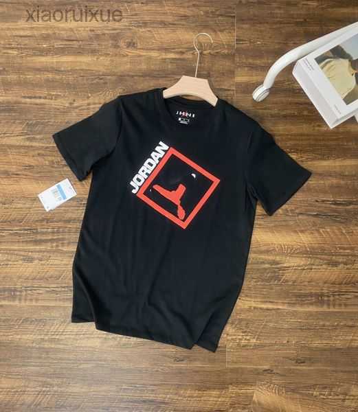 Men' T-Shirts Spring/Summer 2023 Chest Print Couple Loose Fit Short Sleeve T-Shirt Classic 17D2WG
Men' T-Shirts Spring/Summer 2023 Chest Print Couple Loose Fit Short Sleeve T-Shirt Classic 17D2WG