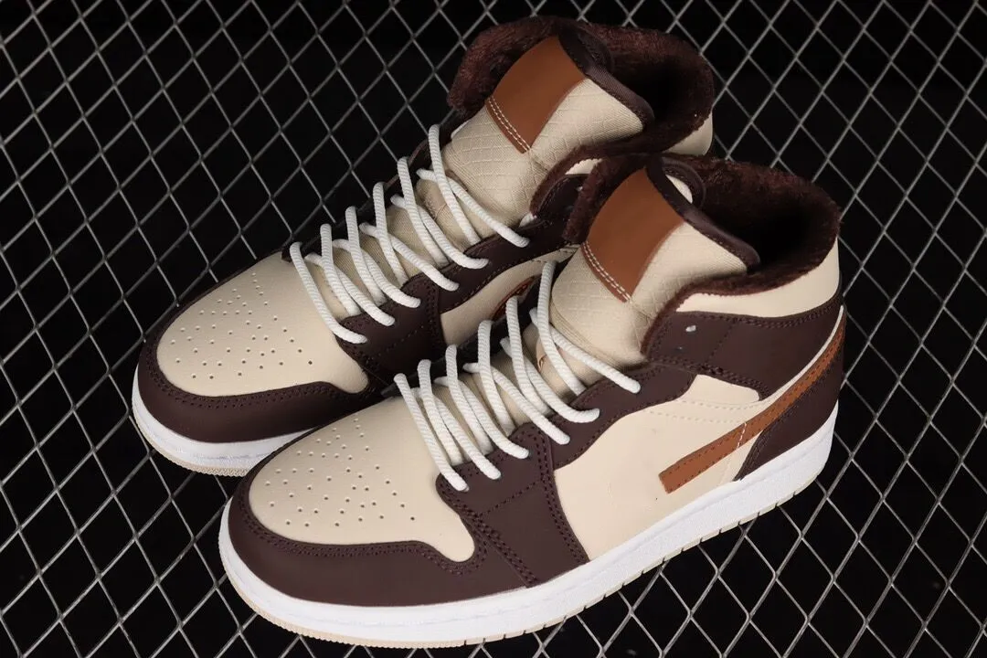 2023 Wholesale Indoor Jumpmans Basketball Shoes JUMPMAN 1 1S Mid SE Brown Basalt Oatmeal Men Women Outdoor Designer Sports Sneakers Boxes Coming, Brown basalt oats
2023 Wholesale Indoor Jumpmans Basketball Shoes JUMPMAN 1 1S Mid SE Brown Basalt Oatmeal Men Women Outdoor Designer Sports Sneakers Boxes Coming, Brown basalt oats