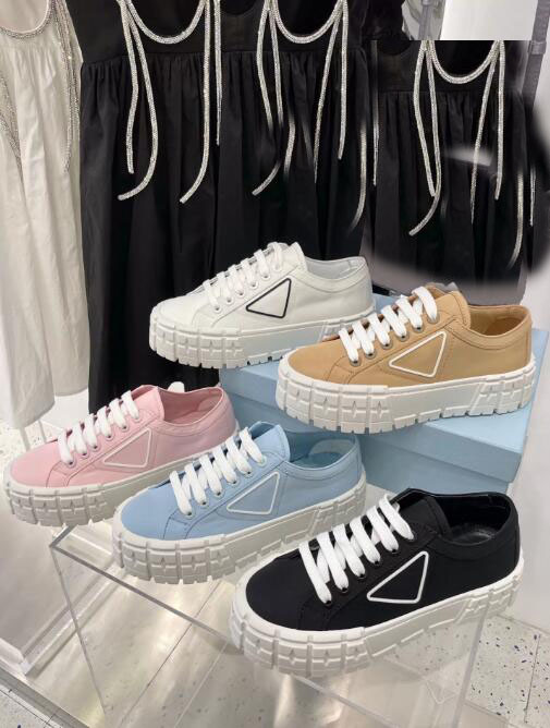 Casual Shoes Nylon Luxurys Gabardine INS Platform Womens Shoes Triple Black White Red Lady Fashion Flat Leisure Canvas Designers Sneaker
Casual Shoes Nylon Luxurys Gabardine INS Platform Womens Shoes Triple Black White Red Lady Fashion Flat Leisure Canvas Designers Sneaker