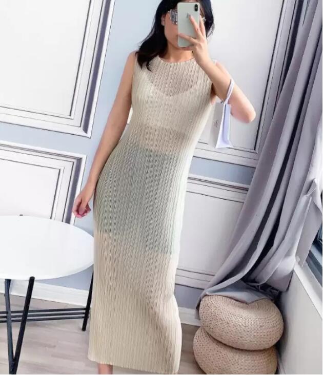 2025 New ISSEY Pleated Sleeveless Long Skirt11