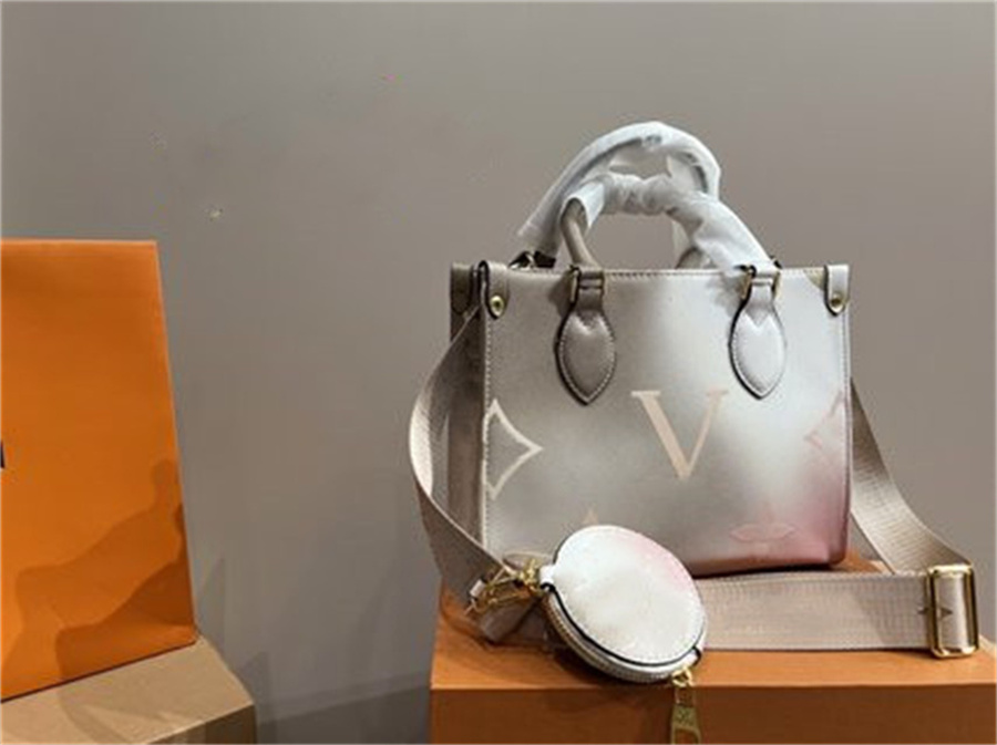 Shoulder Bags MT Luxury Designer Bag Embossed Gradient Jungle new Pocket women's Handbag Messenger Bag Leather women's Art Shoulder Cross Body Purse, Pink
Shoulder Bags MT Luxury Designer Bag Embossed Gradient Jungle new Pocket women's Handbag Messenger Bag Leather women's Art Shoulder Cross Body Purse, Pink