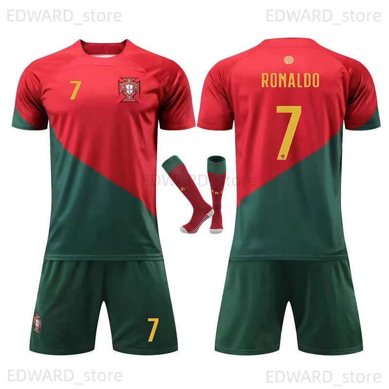 Men' Tracksuits Children' football jersey Portugal home and away jersey size 7 Cristiano Ronaldo adult children' football jersey set with socks T230411
Men' Tracksuits Children' football jersey Portugal home and away jersey size 7 Cristiano Ronaldo adult children' football jersey set with socks T230411