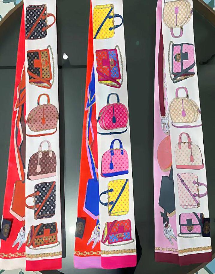 Korean Vintage Desinger Letters Flowers Print Bowknot Bags Scraf Scarves Charm Women Silk Handle Gloves Wraps Wallet Purse Handbag4904571
Korean Vintage Desinger Letters Flowers Print Bowknot Bags Scraf Scarves Charm Women Silk Handle Gloves Wraps Wallet Purse Handbag4904571