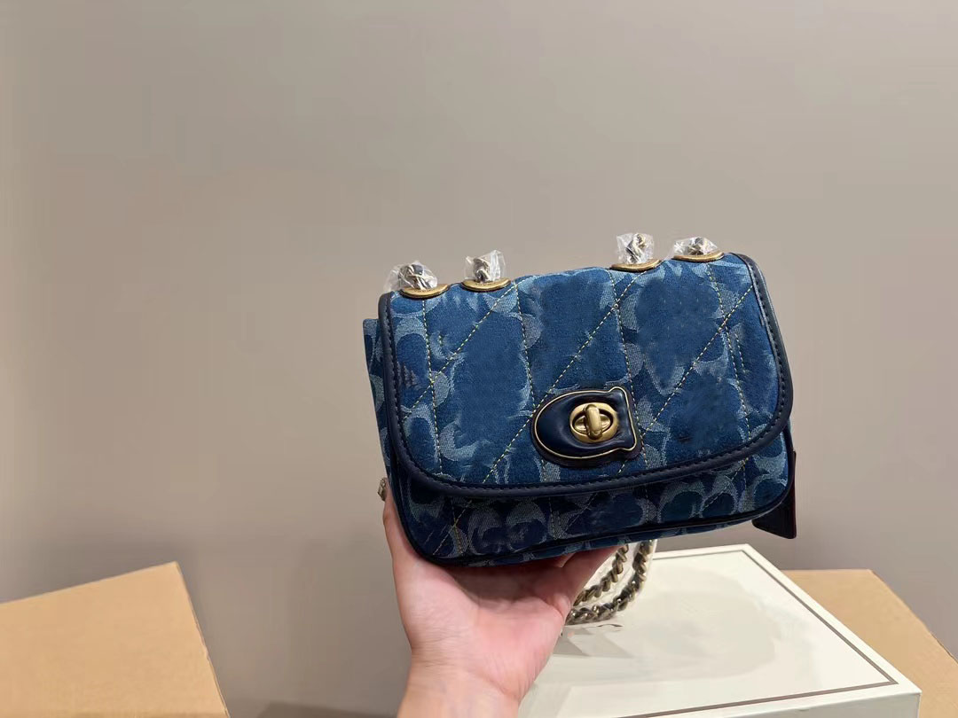 New 5A Madison Pillow Shoulder Bags Napa Leather Metal Chain Crossbody Bag Fashion Women Letter Hasp Handbags Totes luxury Designer Bag Purse Wholesale, ..
New 5A Madison Pillow Shoulder Bags Napa Leather Metal Chain Crossbody Bag Fashion Women Letter Hasp Handbags Totes luxury Designer Bag Purse Wholesale, ..