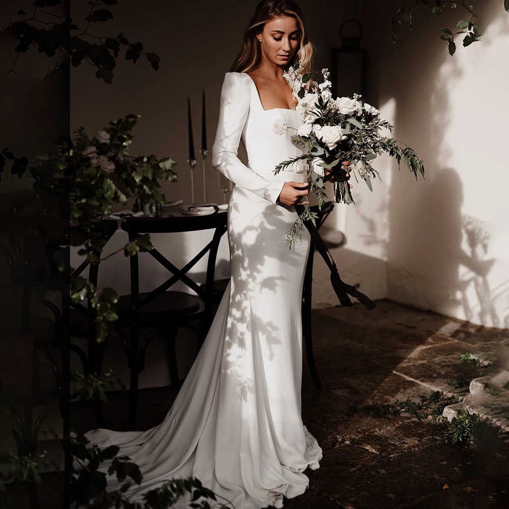 Long Sleeves Hourglass crepe Minimalist a-line Wedding Dresses Drop Ship Square Neck Hollow Out Back Buttons Fitted Bridal Gowns