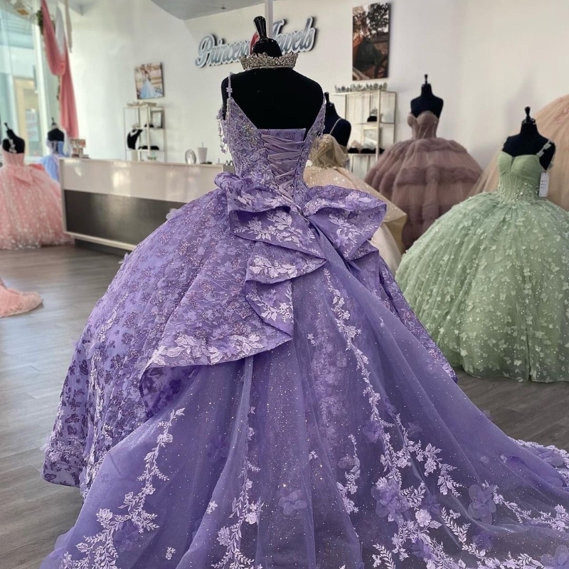 Sparkly Lavender V-Neck Princess Quinceanera Dresses Spaghetti Strap Applique Beads Crystal Vestidos De 15 Anos Prom Party Birthday Sweet 16 Dress