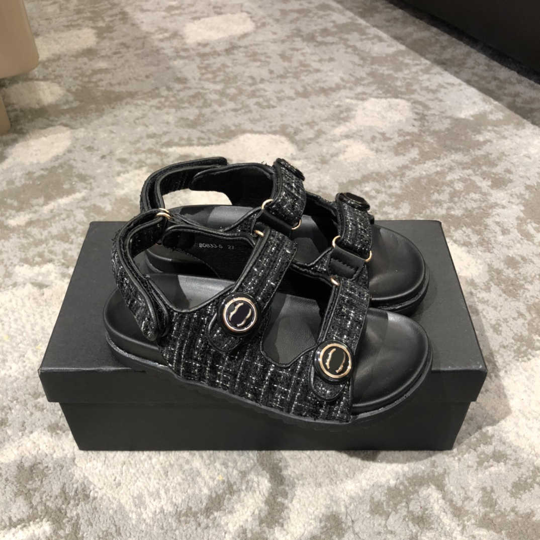 23ss Girls sandals kids designer shoes Kids Shoes brand girls summer princess shoes hook and loop fasteners flatform sandals size 26-35 girls shoes
23ss Girls sandals kids designer shoes Kids Shoes brand girls summer princess shoes hook and loop fasteners flatform sandals size 26-35 girls shoes