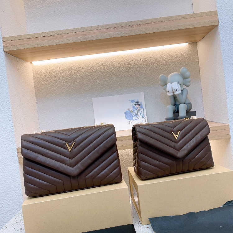 Women's Luxury Designers LOULOU Bags Handbag Shoulder Crossbody Bags Tote Fashion Texture Chain Portable Envelope Bag Camera bags Messenger bag Factory Direct Sale, Red9
Women's Luxury Designers LOULOU Bags Handbag Shoulder Crossbody Bags Tote Fashion Texture Chain Portable Envelope Bag Camera bags Messenger bag Factory Direct Sale, Red9