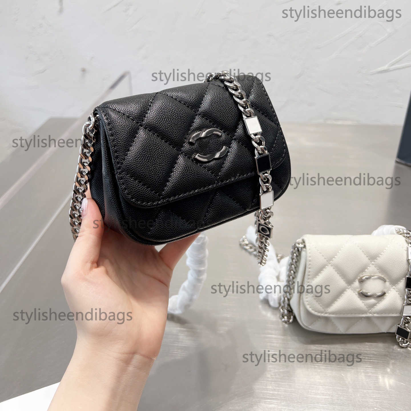 Designer Totes 2023 New Women Handbags Tote Shopping Bag High quality Fashion Goldern Chain handbags Small Shoulder Crossbody Bags 0325/23, White
Designer Totes 2023 New Women Handbags Tote Shopping Bag High quality Fashion Goldern Chain handbags Small Shoulder Crossbody Bags 0325/23, White
