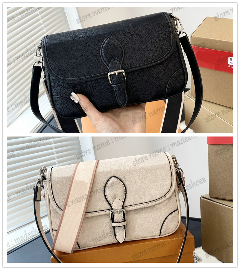 Plain Embossed Baguette Tote Bag Soft Monograms Leather Handbag High-capacity Designers Fashion Vintage Removable Shoulder Strap CrossBody Bag
Plain Embossed Baguette Tote Bag Soft Monograms Leather Handbag High-capacity Designers Fashion Vintage Removable Shoulder Strap CrossBody Bag