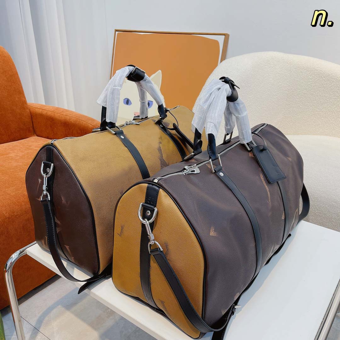 Duffel Bags luxury fashion men women highS quality travel duffle bags brand designer luggage handbags With lock large capacity sport bag, Nude
Duffel Bags luxury fashion men women highS quality travel duffle bags brand designer luggage handbags With lock large capacity sport bag, Nude
