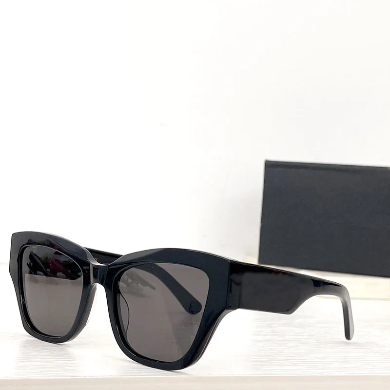 New fashion Sunglasses for women summer DG 4404 style UV400 proofed retro full frame glasses with frameMulti-color option
New fashion Sunglasses for women summer DG 4404 style UV400 proofed retro full frame glasses with frameMulti-color option