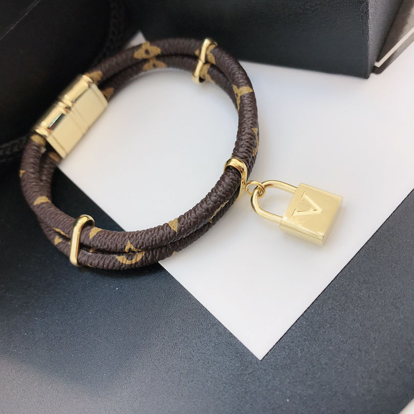 Fashion bangle bracelets for women Lock 18K Gold Plated Stainless Steel Bracelet Designer Letter Jewelry Faux Leather Womens Wedding Gifts S033
Fashion bangle bracelets for women Lock 18K Gold Plated Stainless Steel Bracelet Designer Letter Jewelry Faux Leather Womens Wedding Gifts S033
