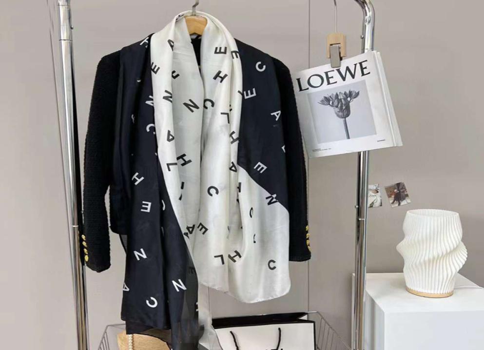 18090cm Brand Summer Women Scarf Fashion Quality Soft Silk Scarves Female Shawls Foulard Beach CoverUps Wraps Silk Bandana3665823
18090cm Brand Summer Women Scarf Fashion Quality Soft Silk Scarves Female Shawls Foulard Beach CoverUps Wraps Silk Bandana3665823