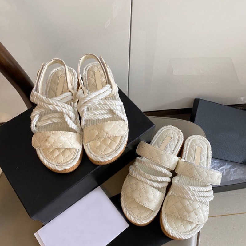 Designer Women Sandals Blade Sandal Hemp Rope Woven Metal Chain Slides Platform Slippers Elegant Simple Material Casual Shoes With Box NO331, Color 5 
Designer Women Sandals Blade Sandal Hemp Rope Woven Metal Chain Slides Platform Slippers Elegant Simple Material Casual Shoes With Box NO331, Color 5