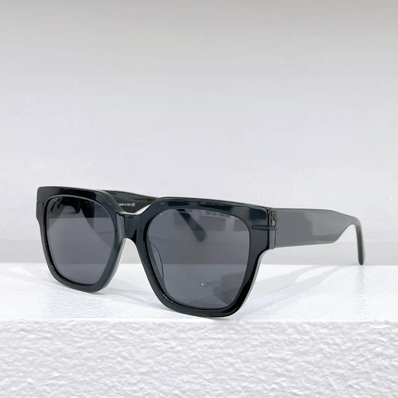 Sunglasses For Men and Women Summer 509V Designers Style Anti-Ultraviolet Retro Eyewear Full Frame Random Box 509
Sunglasses For Men and Women Summer 509V Designers Style Anti-Ultraviolet Retro Eyewear Full Frame Random Box 509