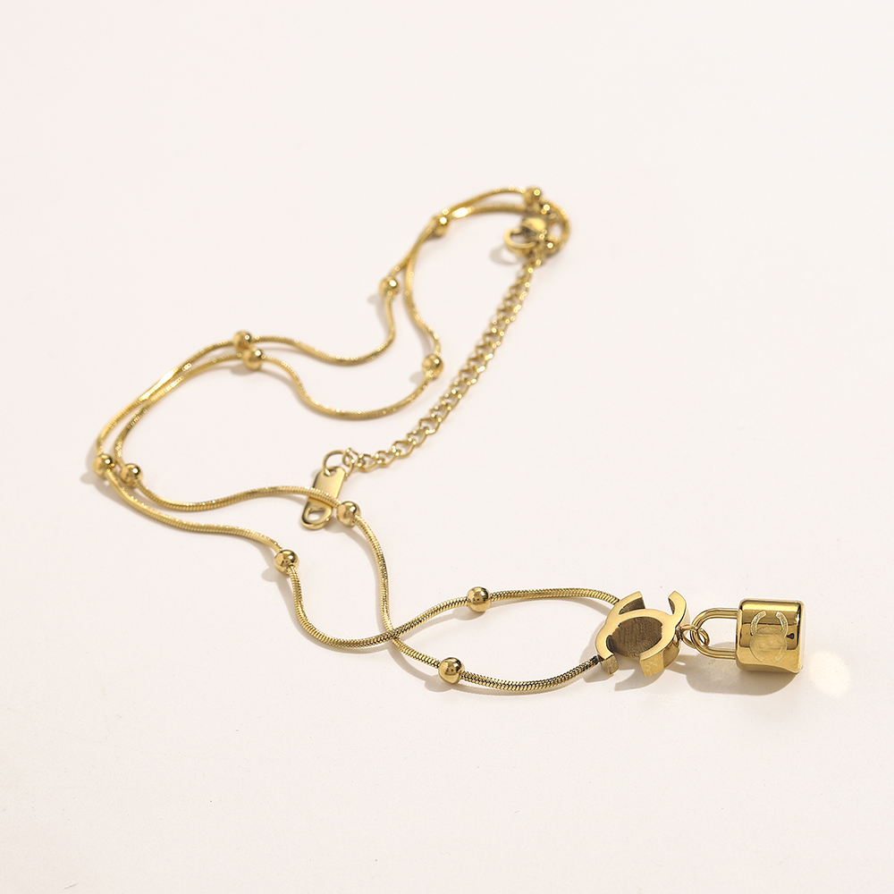 Women Designer 18K Gold Plated Double Letter Pendant Necklaces Chain Crysatal Rhinestone Choker Brand Necklaces for Girls Wedding Party Jewelry Couple Gifts
Women Designer 18K Gold Plated Double Letter Pendant Necklaces Chain Crysatal Rhinestone Choker Brand Necklaces for Girls Wedding Party Jewelry Couple Gifts