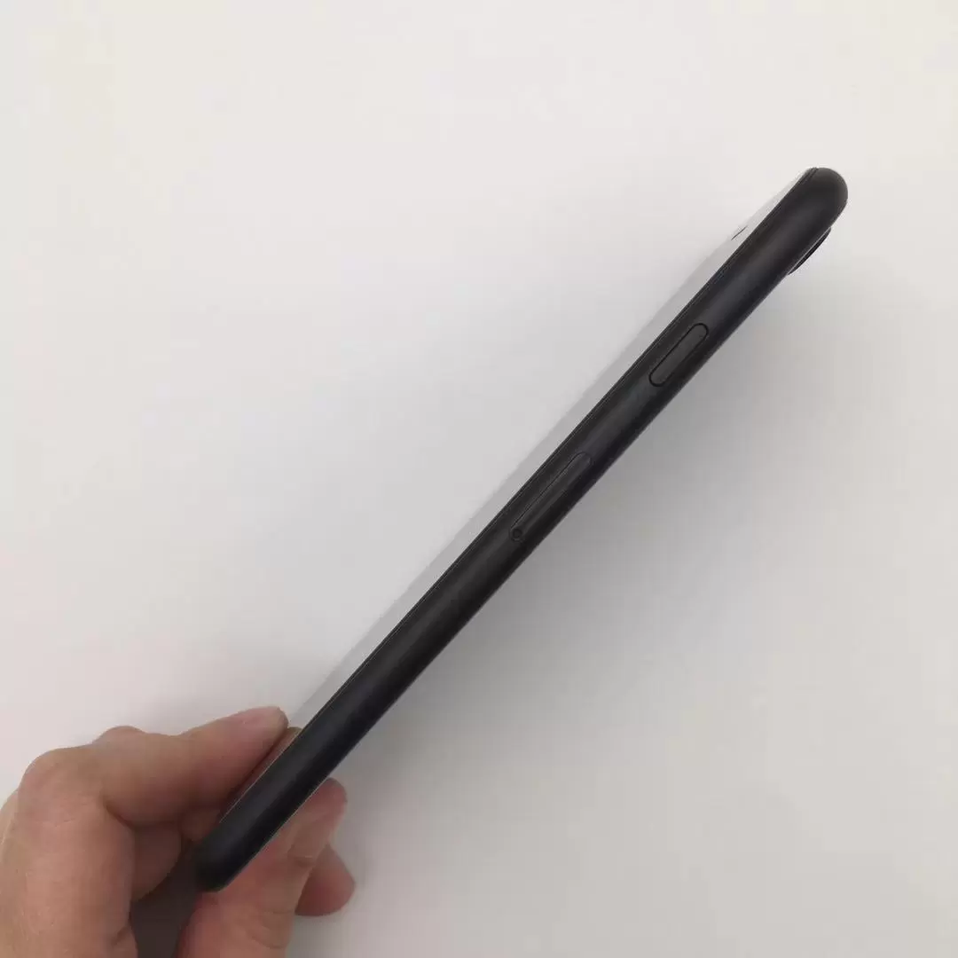 Original Apple iPhone SE 2020th SE2 IOS Cell Phones Unlocked 4.7'' A13 Bionic 3G RAM 64/128GB ROM Hexa Core 4G LTE Mobile Phone