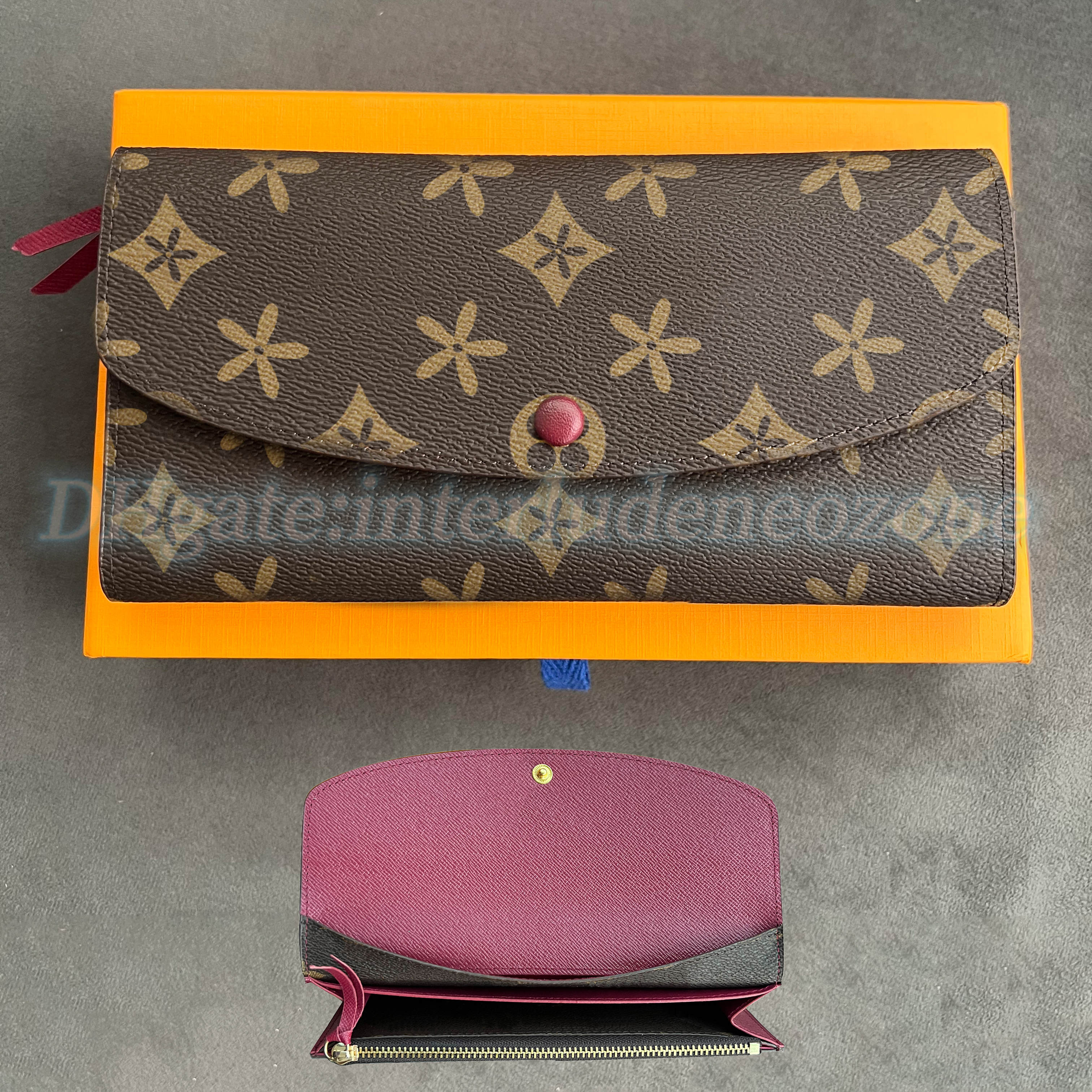 2023 Women Coin Purses M60697 Emilie keychain wallet mens Purse card holders 4 credit card slots Genuine Leather Luxury button cardholder designer key pouch Wallets, Mon0gram red
2023 Women Coin Purses M60697 Emilie keychain wallet mens Purse card holders 4 credit card slots Genuine Leather Luxury button cardholder designer key pouch Wallets, Mon0gram red