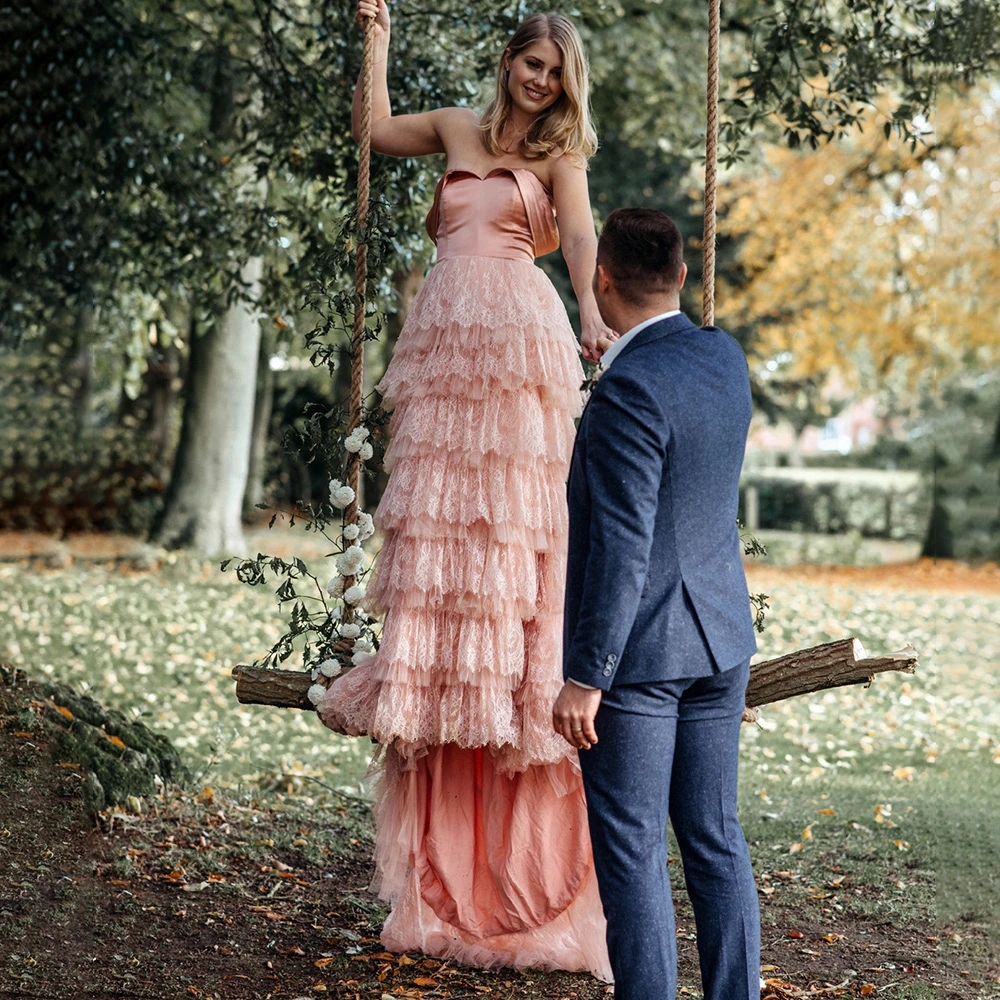 Vintage Blush Pink Princess a-line Wedding Dresses 2023 Off Shoulder Tiered Lace stain Bohemian Outdoor Bridal Gowns Photoshoot
