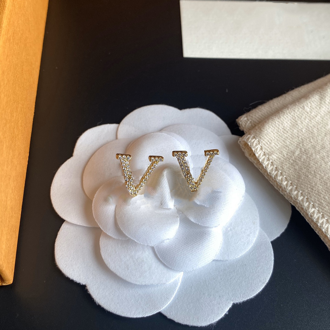 luxury diamond designer hoop brand gold and silver letter earrings womens party wedding couple gift jewelry 925 silver
luxury diamond designer hoop brand gold and silver letter earrings womens party wedding couple gift jewelry 925 silver