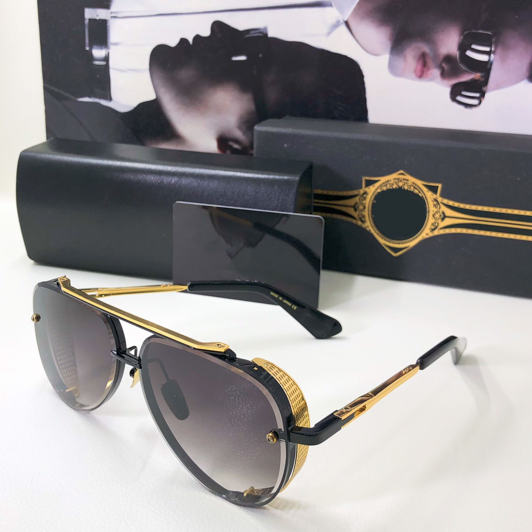 Luxury Designer Sunglasses for Man Women Square Trimmed Lunettes Metal Sunglass Mach Six Big Oversized Oval Frame Goggle Driving Beach Eyeglasses Plank Amber
Luxury Designer Sunglasses for Man Women Square Trimmed Lunettes Metal Sunglass Mach Six Big Oversized Oval Frame Goggle Driving Beach Eyeglasses Plank Amber