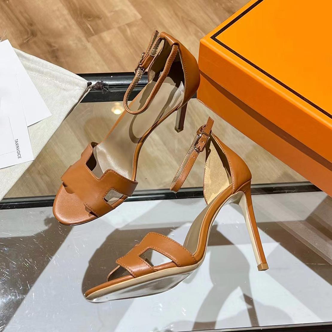 Designer Sandals Fine High Heel Sandals Women Slippers Classic Legend Women's Shoes Casual Leather Bottom Wedges Summer Beach Slides, Color 2
Designer Sandals Fine High Heel Sandals Women Slippers Classic Legend Women's Shoes Casual Leather Bottom Wedges Summer Beach Slides, Color 2