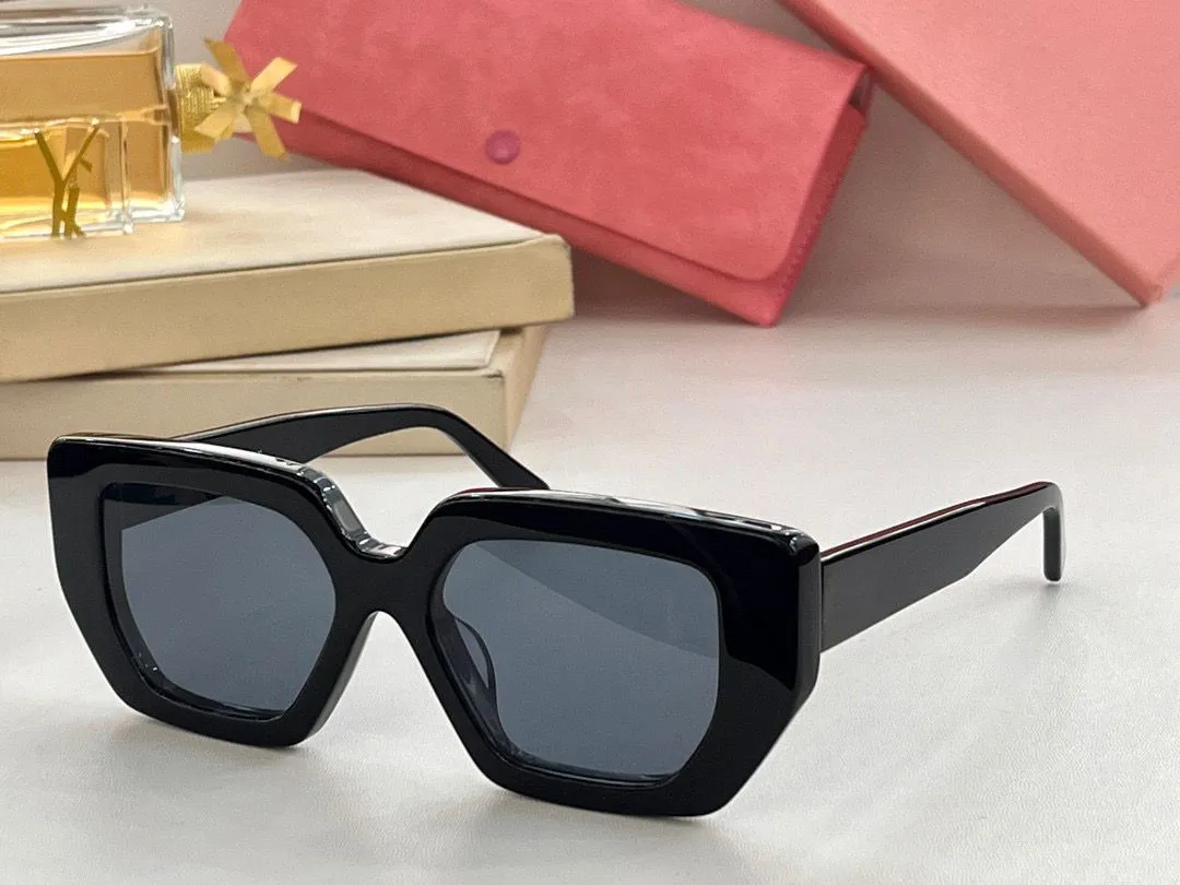 Sunglasses For Women Summer Designers 53Y Style Anti-Ultraviolet Retro Plate Square Full Frame Glasses Random Box
Sunglasses For Women Summer Designers 53Y Style Anti-Ultraviolet Retro Plate Square Full Frame Glasses Random Box