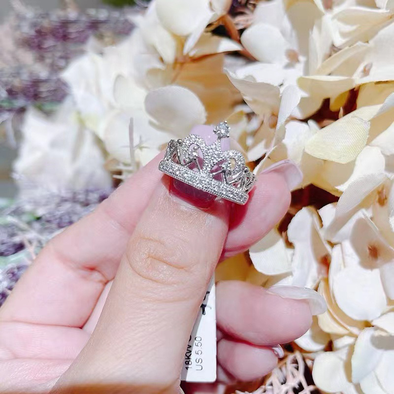 Queen Crown Zircon Finger Ring White Gold Filled Party Wedding band Rings for Women Bridal Promise Engagement Jewelry Gift
Queen Crown Zircon Finger Ring White Gold Filled Party Wedding band Rings for Women Bridal Promise Engagement Jewelry Gift