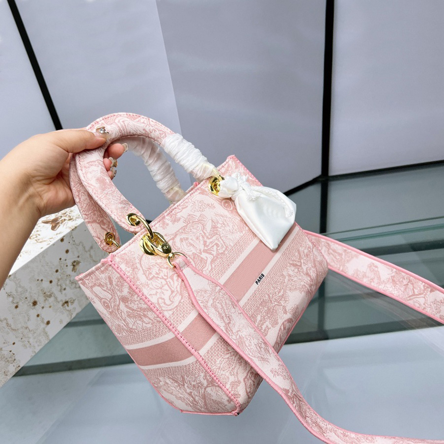 5A Fashion Designer Totes Shoulder Bags Luxury Women Alligator HandBags Tote Real Leather Bag Lady Plaid outdoors Purses Duffle Luggage by fen 025, #1
5A Fashion Designer Totes Shoulder Bags Luxury Women Alligator HandBags Tote Real Leather Bag Lady Plaid outdoors Purses Duffle Luggage by fen 025, #1