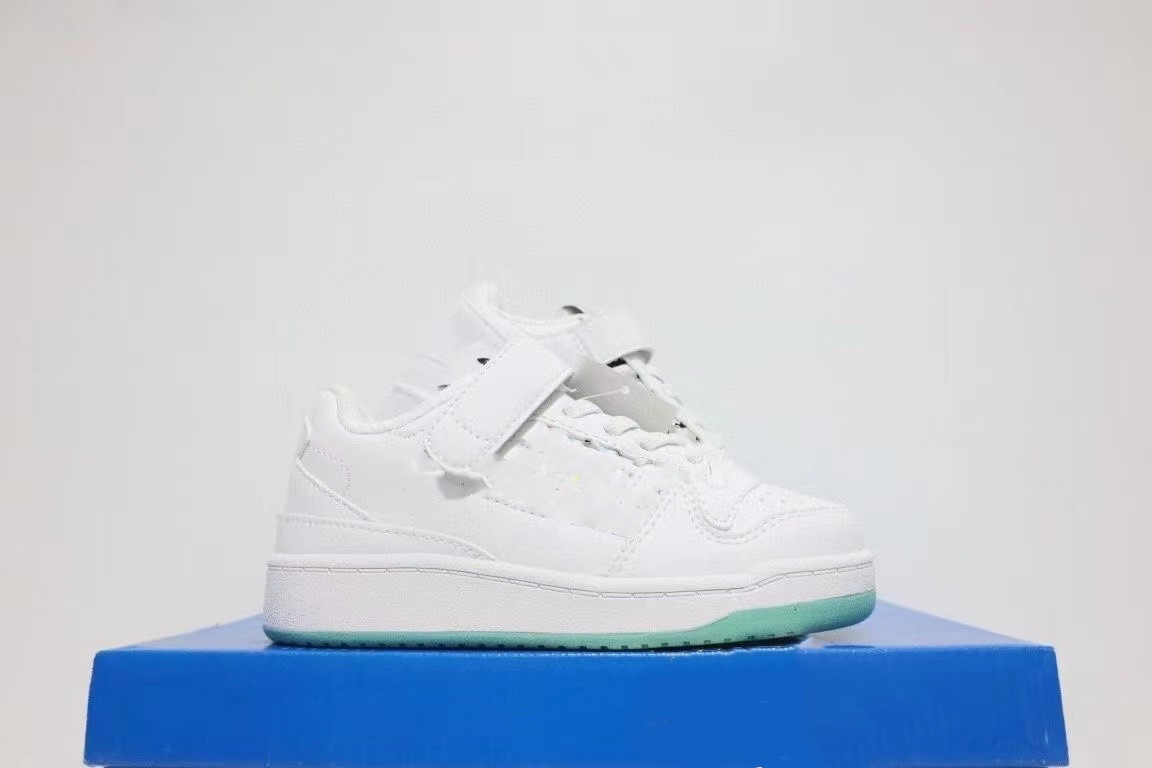 2023 Designer Sneakers children Casual Shoes Shoes Leather Trainers All-match Stylist Sneaker Patchwork Leisure Shoe Platform Lace-up Print size26-37, Clear
2023 Designer Sneakers children Casual Shoes Shoes Leather Trainers All-match Stylist Sneaker Patchwork Leisure Shoe Platform Lace-up Print size26-37, Clear