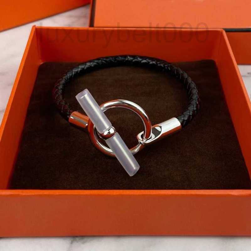 luxury Designer men Bangle Bracelet Women Glenn Bracelets S925 Sterling Silver 18K Gold plated weave Red rope Good luck couple se style
luxury Designer men Bangle Bracelet Women Glenn Bracelets S925 Sterling Silver 18K Gold plated weave Red rope Good luck couple se style