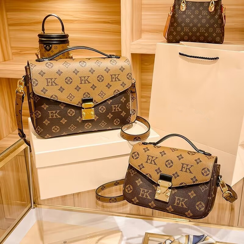 2023 Top Designers Shoulder Bags Women Handbag Oxidizing Leather POCHETTE Elegant Messenger Bag Luxury Crossbody Shopping Purses tote bags, Khaki
2023 Top Designers Shoulder Bags Women Handbag Oxidizing Leather POCHETTE Elegant Messenger Bag Luxury Crossbody Shopping Purses tote bags, Khaki