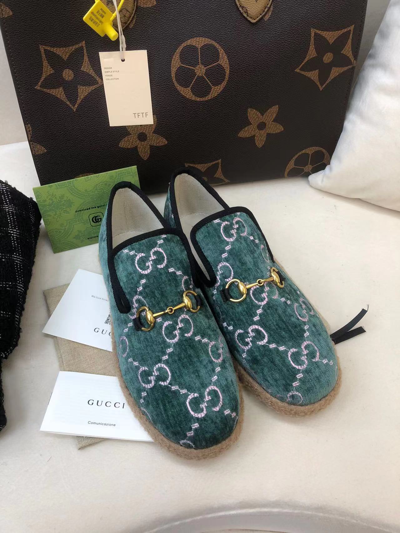 sandals 2022 spring and summer boots T-stage catwalk high-heeled sandals top calfskin fabric fashionable, Green
sandals 2022 spring and summer boots T-stage catwalk high-heeled sandals top calfskin fabric fashionable, Green