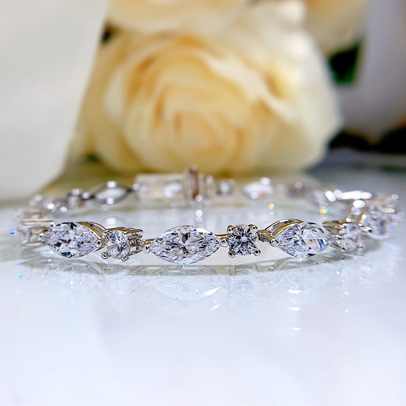 Luxury Moissanite Diamond Bangle Bracelet 100% Real 925 Sterling silver Wedding Bracelets For Women Engagement Party Jewelry
Luxury Moissanite Diamond Bangle Bracelet 100% Real 925 Sterling silver Wedding Bracelets For Women Engagement Party Jewelry