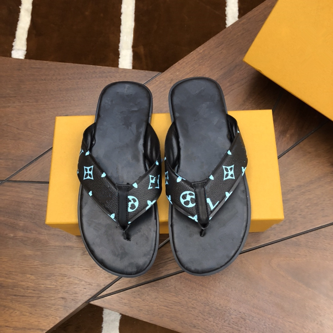 Luxury Designer Men vuitton Slippers Trainer Mule Summer Outdoor Fashion louis Mens Buckles Metallic Leather Sandal Slides Beach Shoe lv Size 38-46, V4
Luxury Designer Men vuitton Slippers Trainer Mule Summer Outdoor Fashion louis Mens Buckles Metallic Leather Sandal Slides Beach Shoe lv Size 38-46, V4